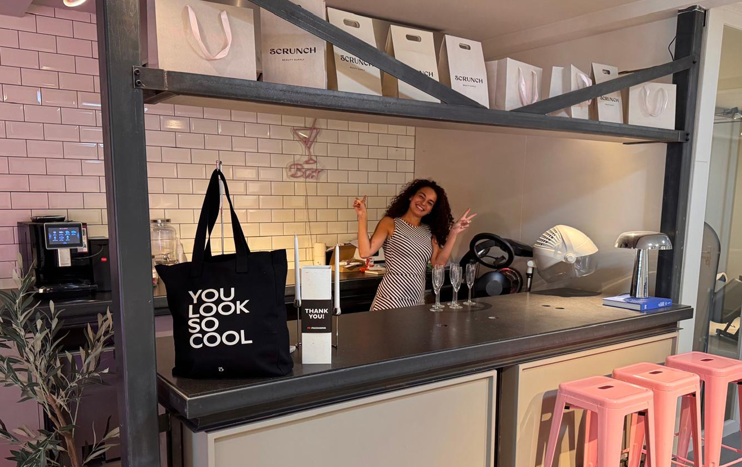 TheCurlBar-salon