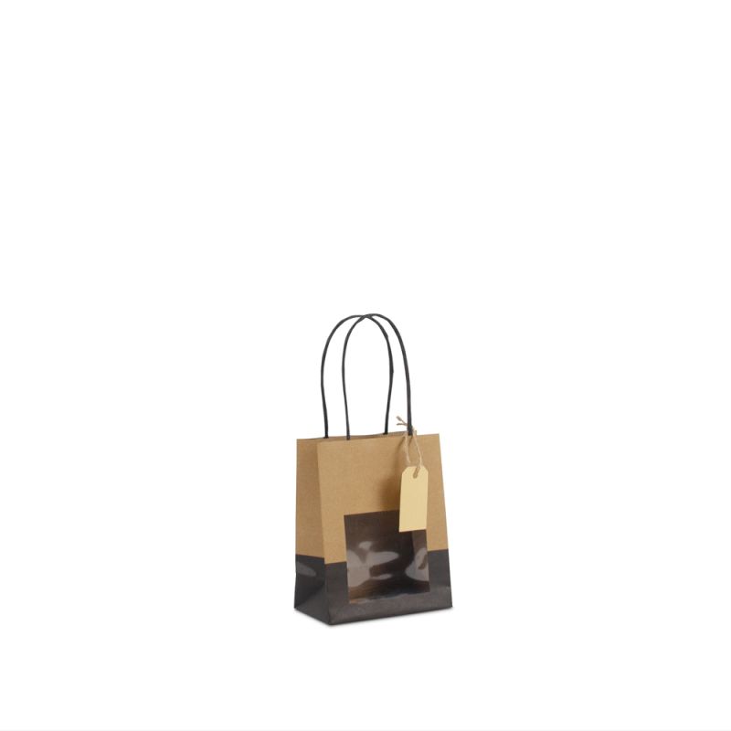 Twisted papieren cadeautasjes met venster en hangtag