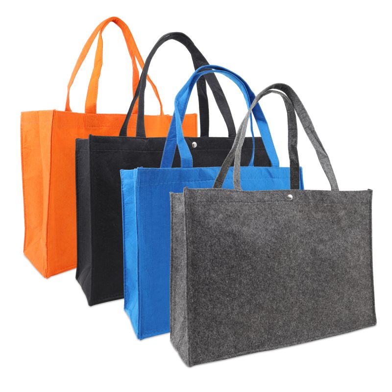 Felt bags with a press button 
